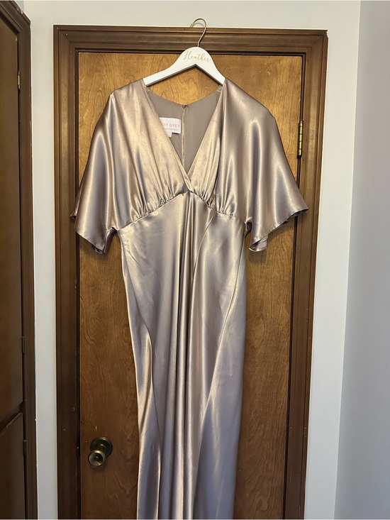 Birdy Grey Dresses & Skirts - Birdy Grey Shimmer Satin V-Neck Gown in Taupe/Champagne